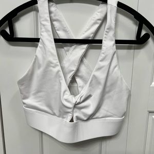 Fabletics Oasis Twist Sports Bra